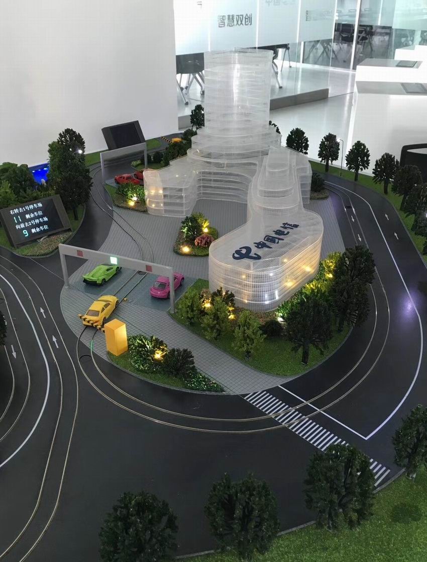 創(chuàng)造出一個(gè)個(gè)美侖美奐、引人入勝、具震撼力的微縮景觀